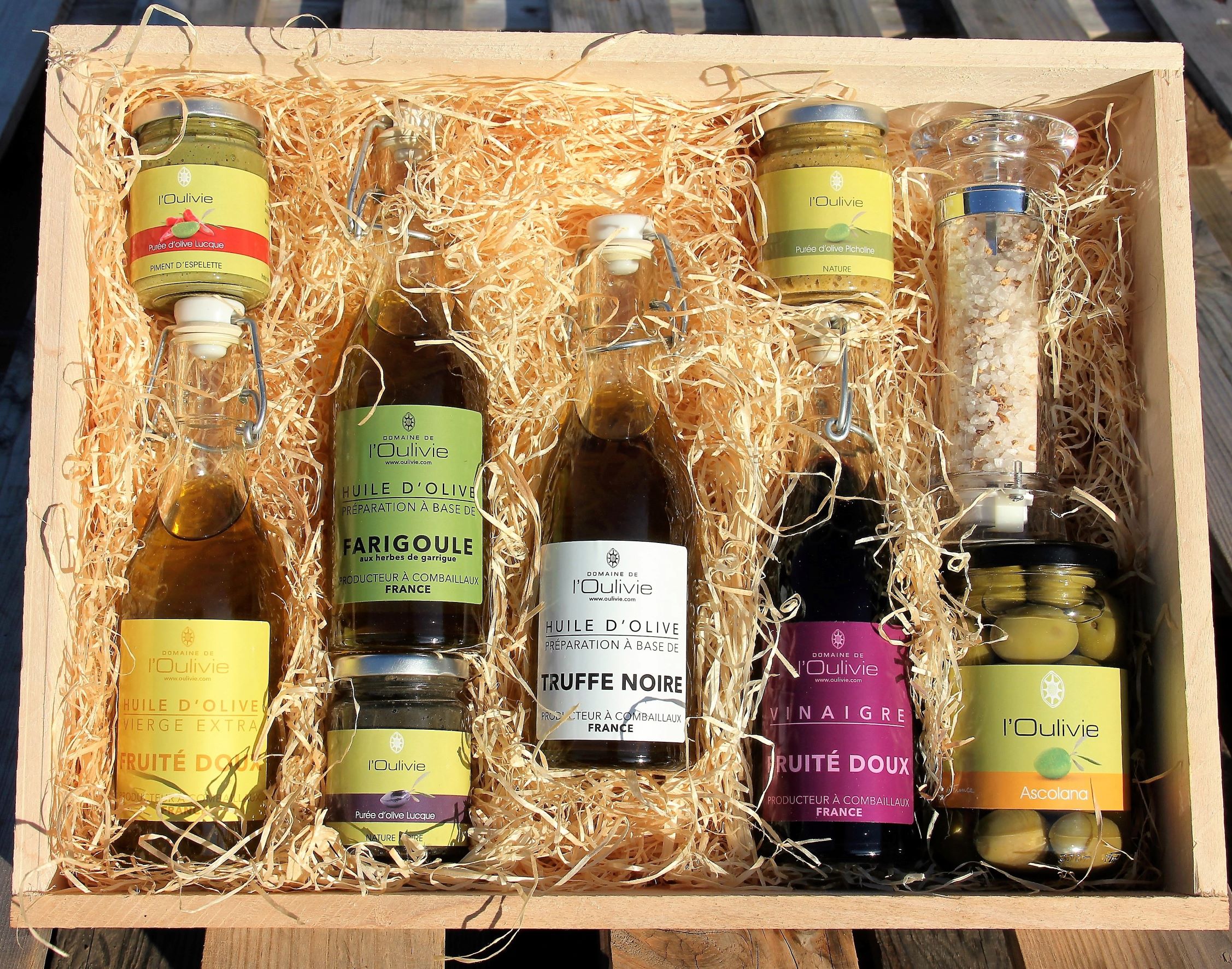 Le coffret de Noel est un coffret réalisé avec les produits de L'Oulivie